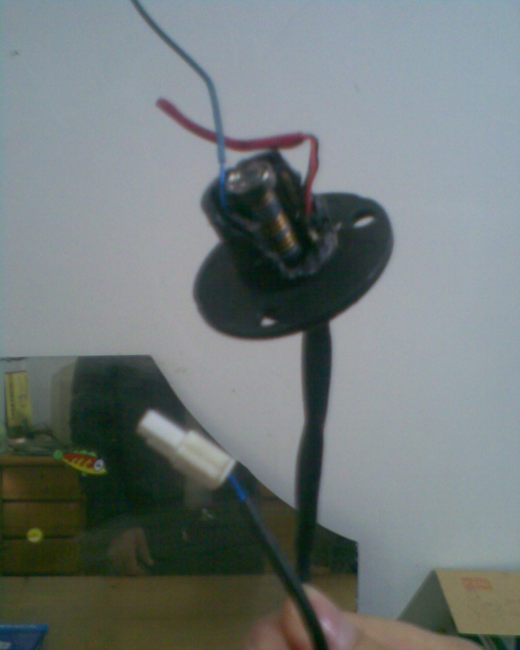 热股上面的排线