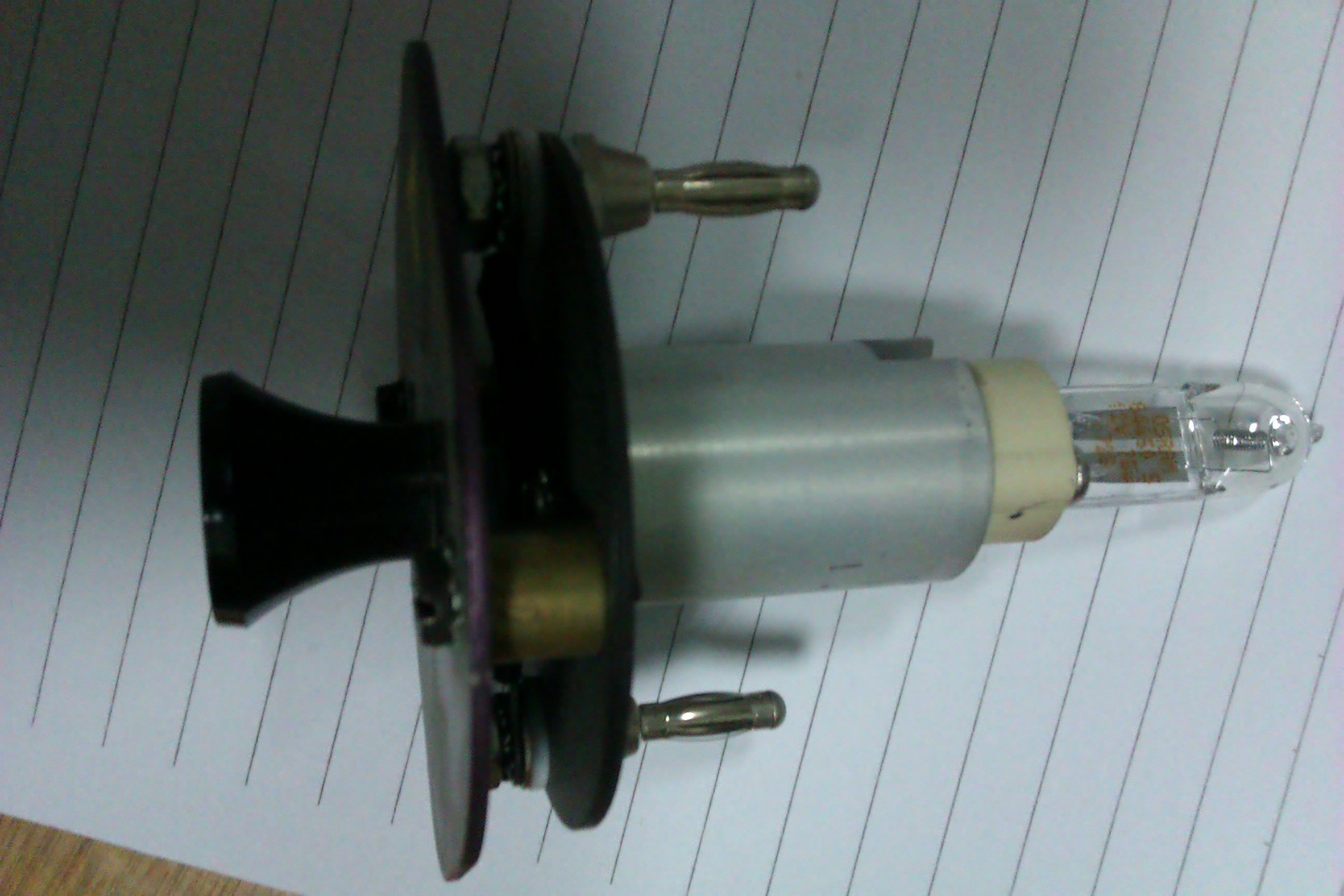 这是带座子的无影灯